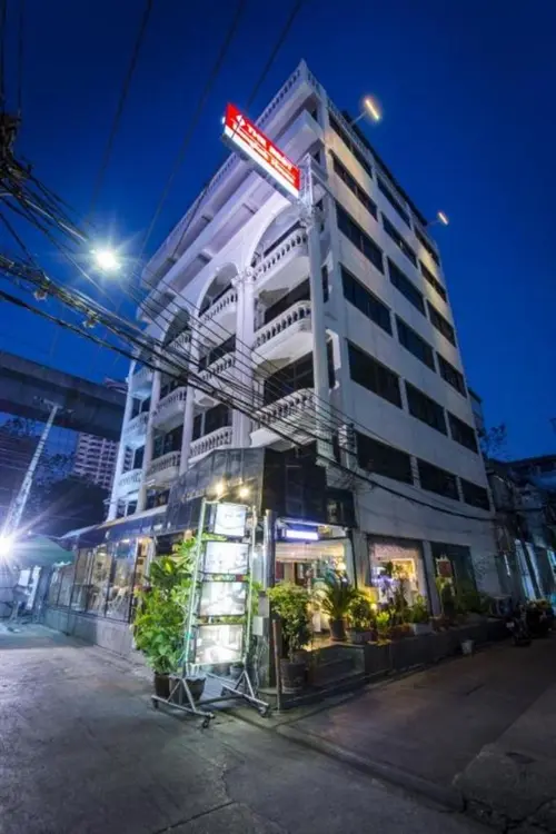 เบสท์ บางกอก เฮ้าส์, โรงแรม