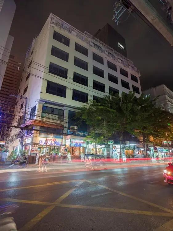 บาวาน่า,โรงแรม